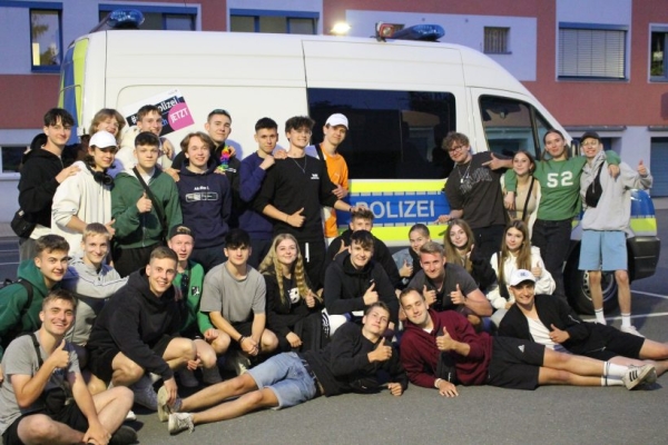 В Германии белорус вез выпускников в опасном для здоровья автобусе