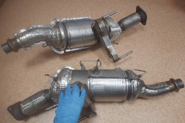 В Варшаве белорус и россиянин срезали с машин нейтрализаторы