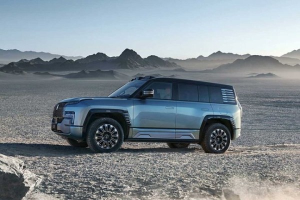 В Китае создали автомобиль-амфибию &ndash; гребет колесами прямо по воде