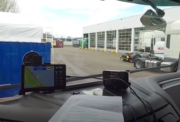 Клиентов ищет в интернете, на фуре работает сам! Как белорус начал бизнес по грузовым перевозкам в Польше Клиентов ищет в интернете, на фуре работает сам! Как белорус начал бизнес по грузовым перевозкам в Польше