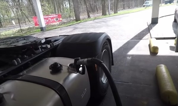 Клиентов ищет в интернете, на фуре работает сам! Как белорус начал бизнес по грузовым перевозкам в Польше Клиентов ищет в интернете, на фуре работает сам! Как белорус начал бизнес по грузовым перевозкам в Польше