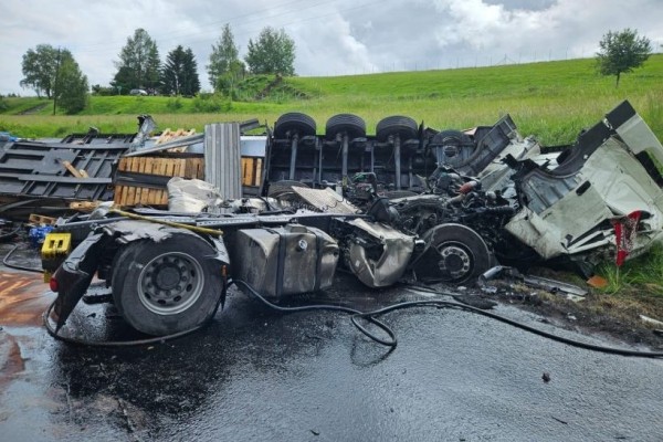 В Австрии грузовик белоруса столкнулся с другим грузовиком