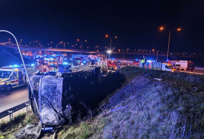 Жесткое ДТП в Польше: автобус с пассажирами перевернулся! Есть ли белорусы среди пострадавших? Жесткое ДТП в Польше: автобус с пассажирами перевернулся! Есть ли белорусы среди пострадавших?